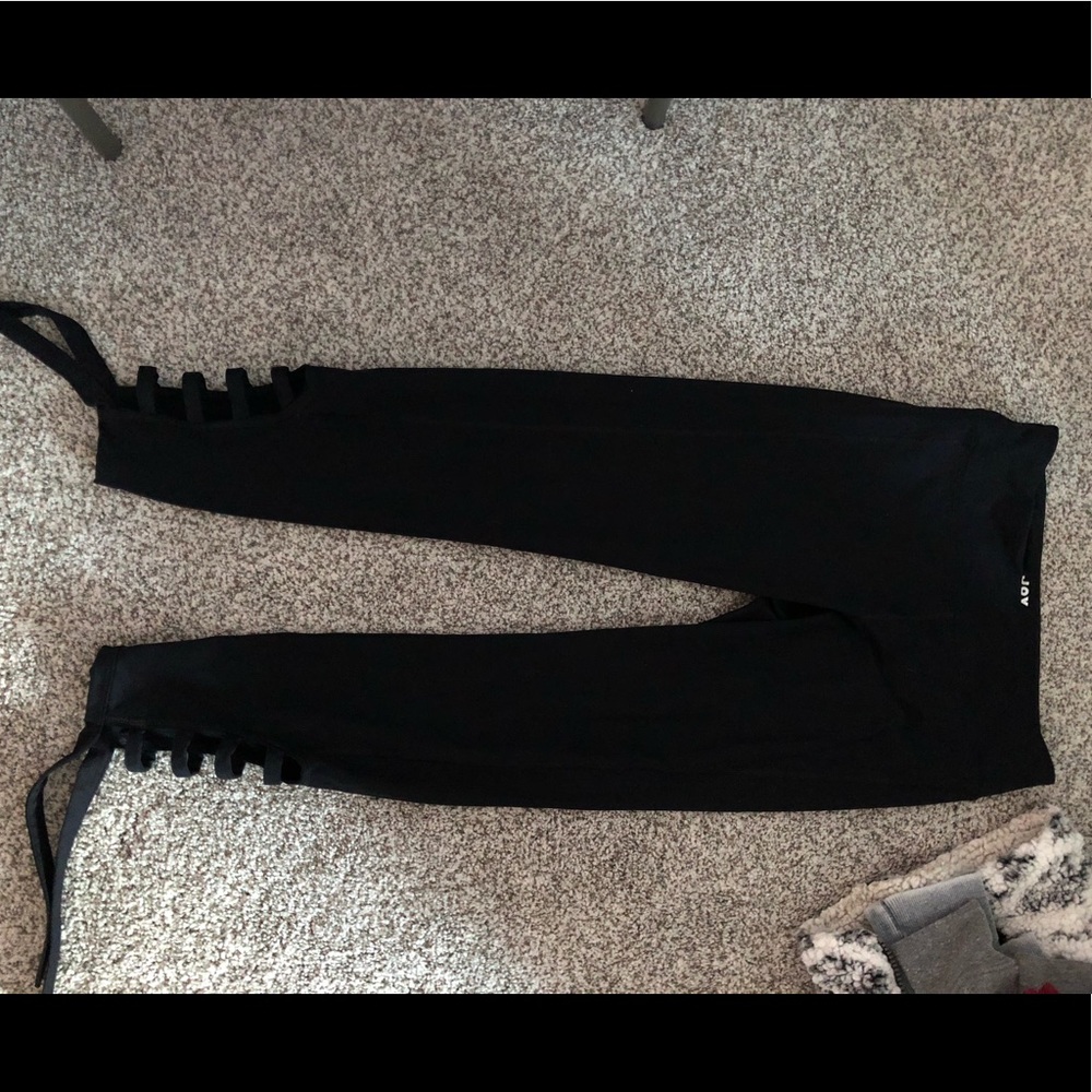 Black joy lab leggings with ties at the ankle